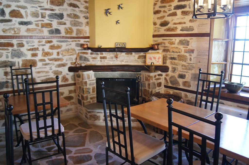 Ta Xelidonakia Acomodação com café da manhã Pinakátai Exterior foto