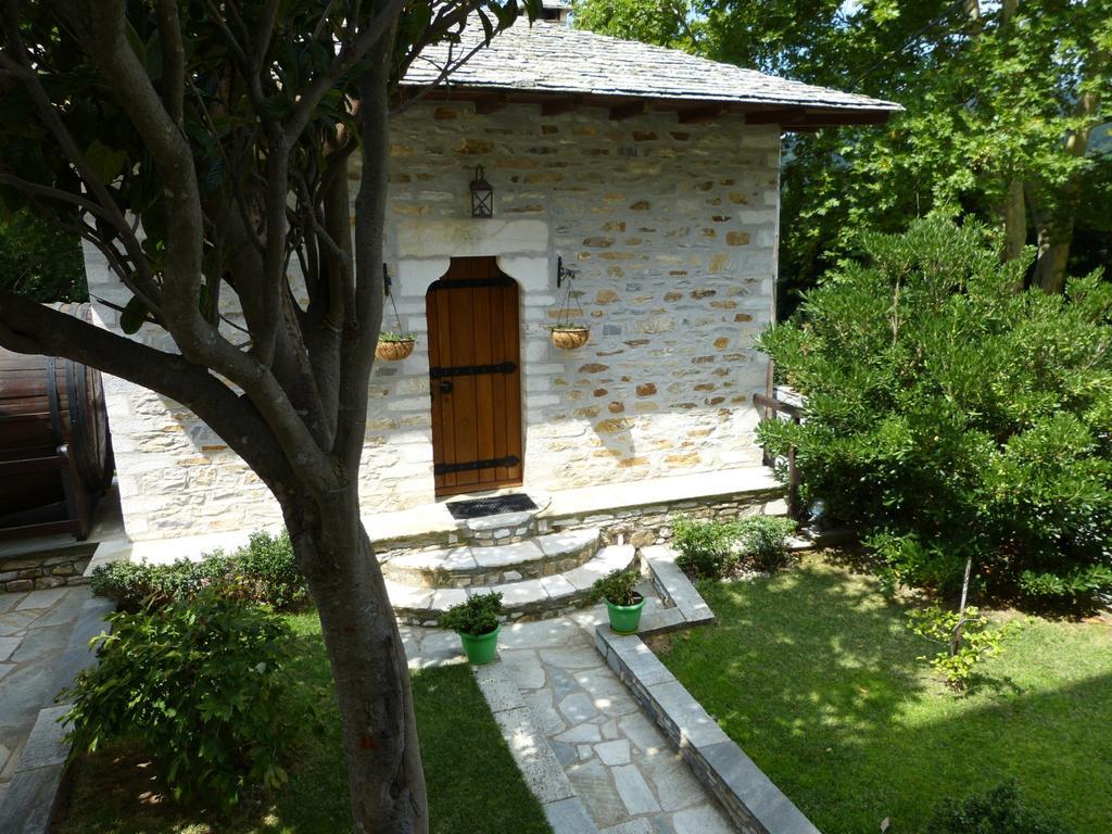 Ta Xelidonakia Acomodação com café da manhã Pinakátai Exterior foto